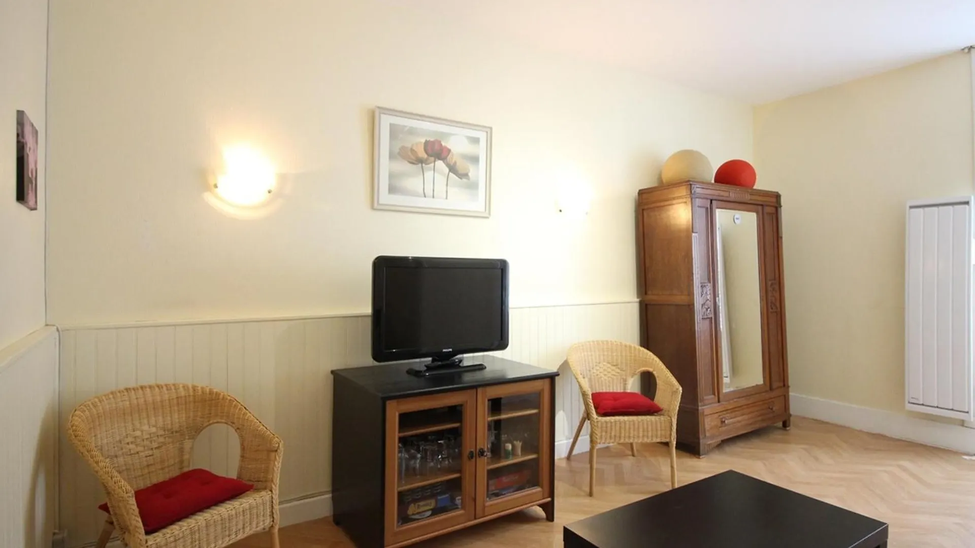 Bel F2 Avec Terrasse, Jardinet Et Cave - Mont-Dore Centre - Fr-1-415-138 contacts
